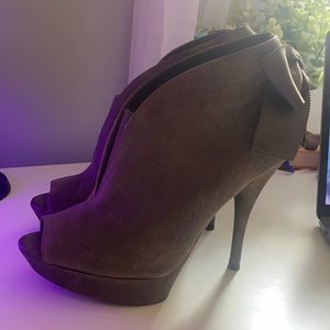 Vera Wang booties leather